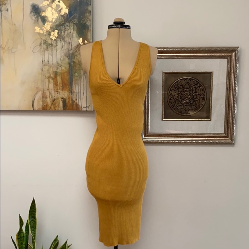 Forever 21, M, mustard sleeveless v-cut knit dress